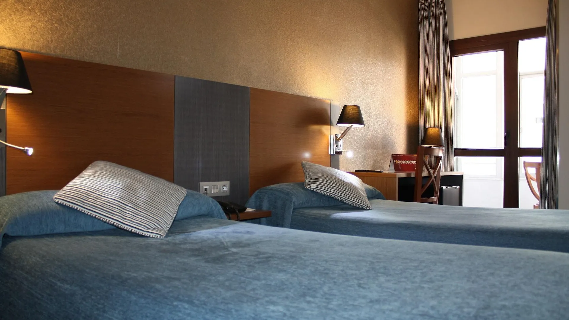 Hotel Regio Кадис 3*,
